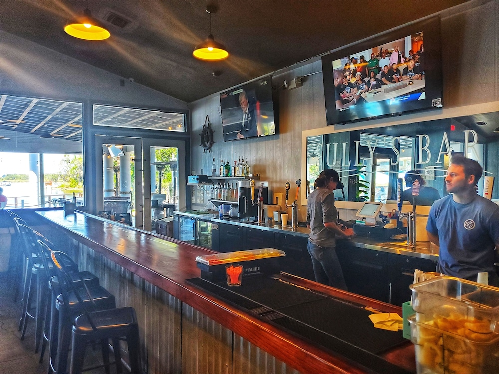 The Port Hotel & Marina - photo 27