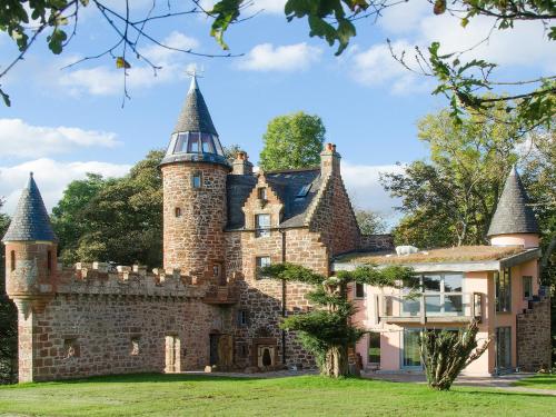 Knock Old Castle — 5-Star Luxury Hotel in Largs, United Kingdom