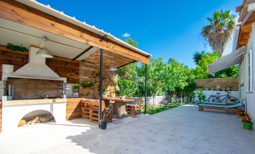 Villa Bella Luna — 4-Star Luxury Hotel in Zakynthos, Greece
