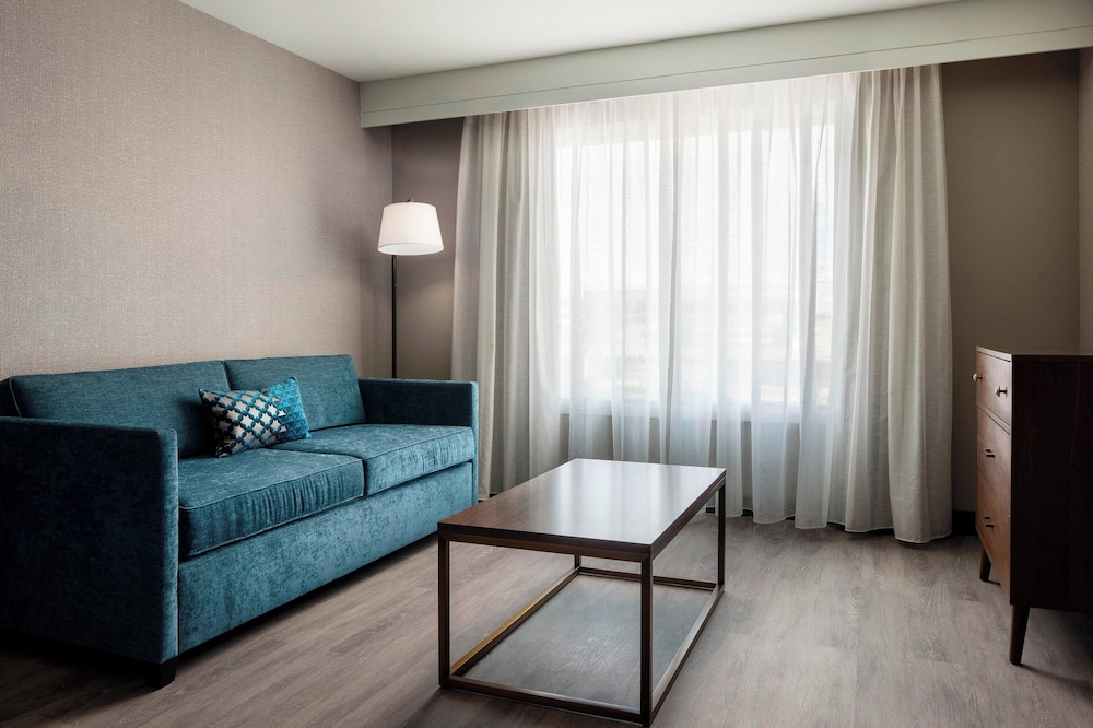 Four Points by Sheraton Hotel & Suites San Francisco Airport - photo 8