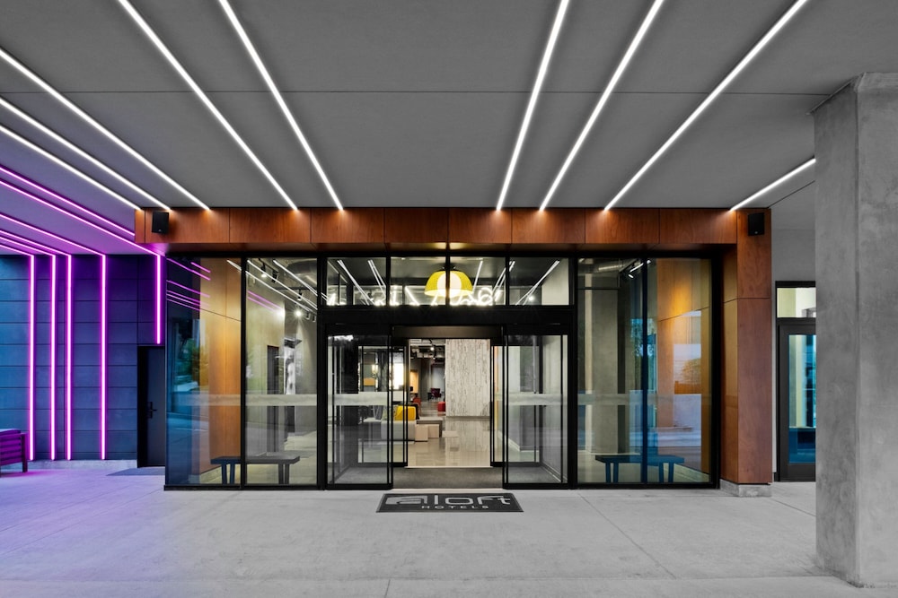 Aloft Kansas City Country Club Plaza - photo 32
