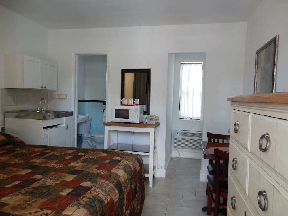 Shell Motel - photo 10