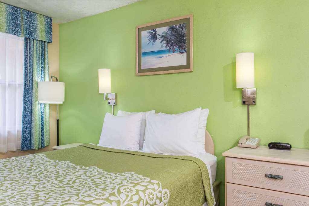 Days Inn by Wyndham Bradenton I 75 - photo 11