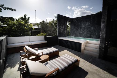 Design Luxury Duo Villas 24 Pax 5 Pools & 2 Rooftops BBQ Near Beach — 4-Star Luxury Hotel in Tulum, Mexico