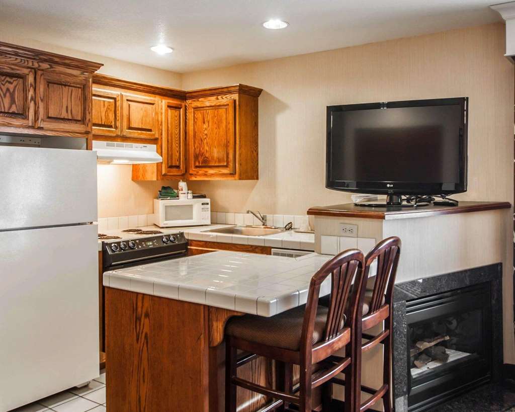 Comfort Suites Corvallis - photo 39