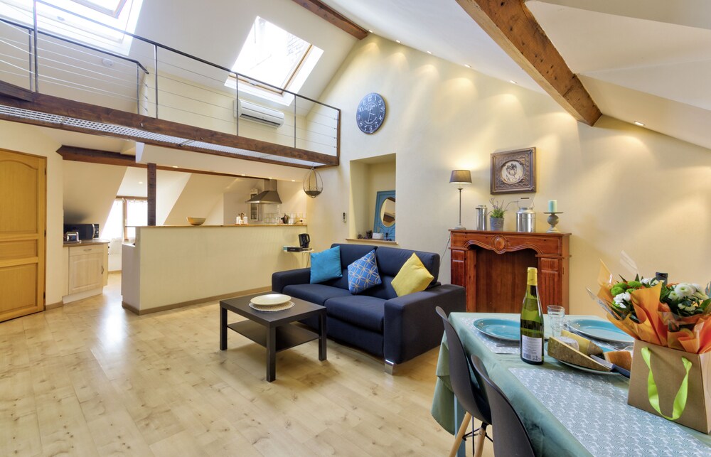 F2 Atypique Centre Pi tonnier in Montbeliard, France