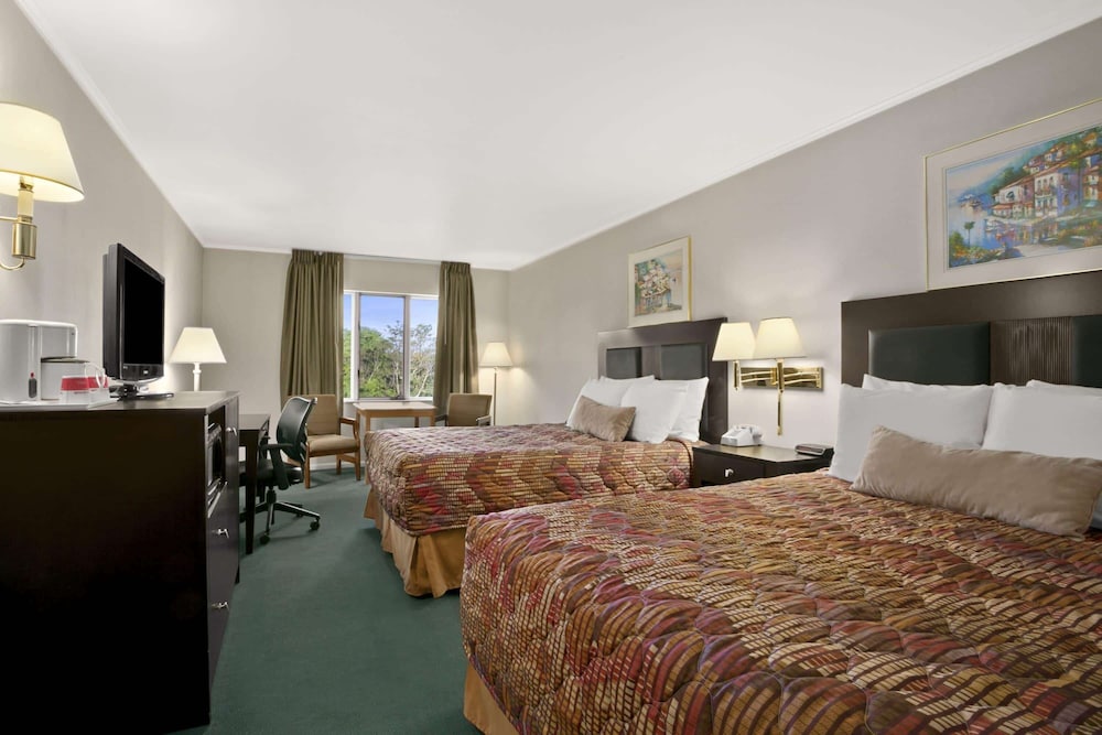Ramada by Wyndham Washington - photo 12