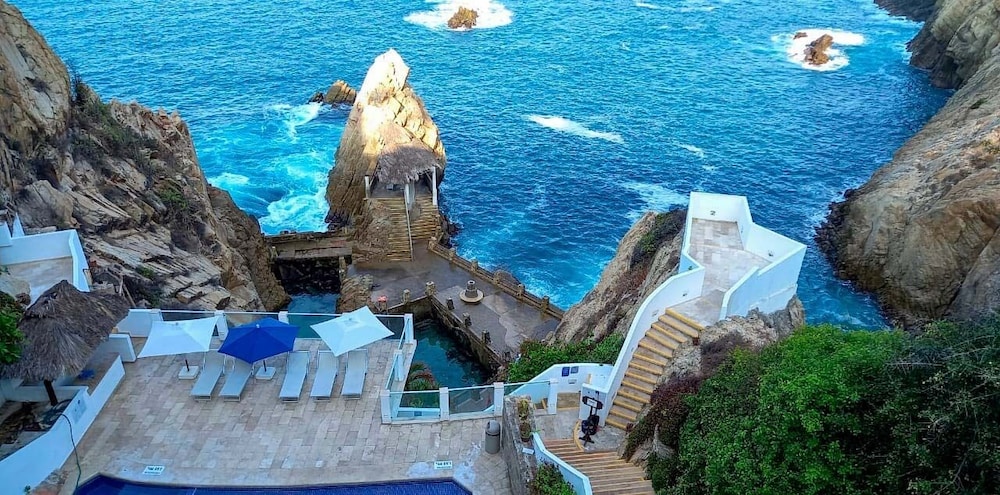 Natural pool