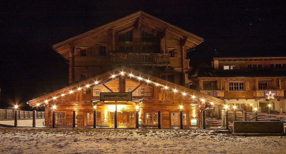 Panorama Chalets Paß Thurn — 4-Star Luxury Hotel in Mittersill, Austria