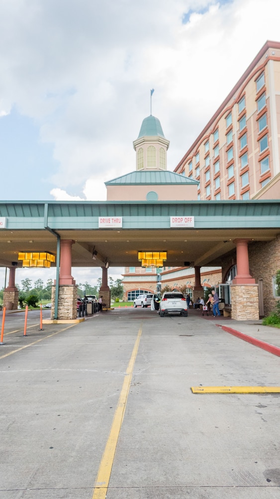Delta Downs Racetrack Casino Hotel - photo 12