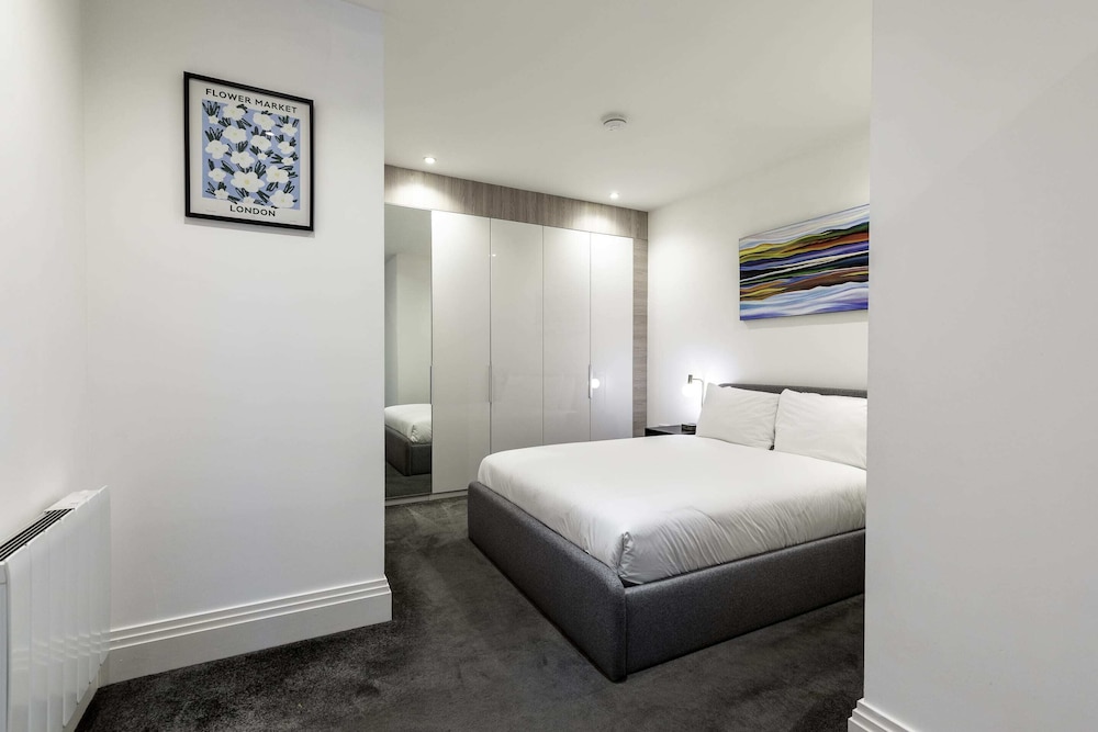 Beautiful One Bed Abode In East Putney — 4-Star Luxury Hotel in London, United Kingdom
