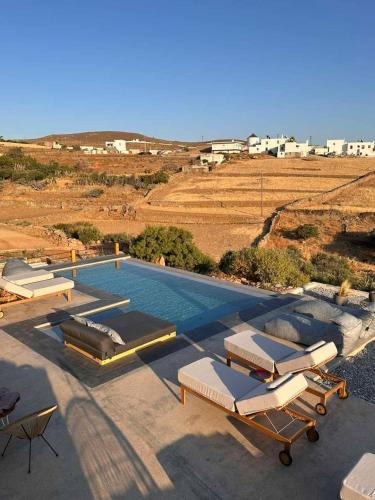 Kozadinos Art Suites in Kythnos, Greece