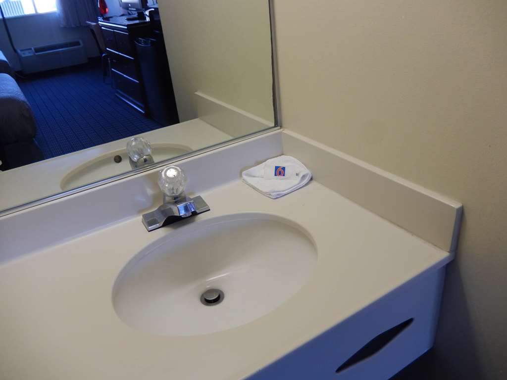 Motel 6 McGraw NY Cortland - photo 12