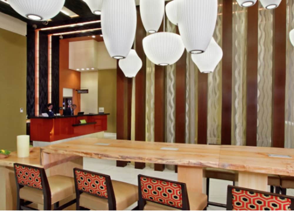 Hilton Garden Inn New York Midtown Park Ave - photo 35