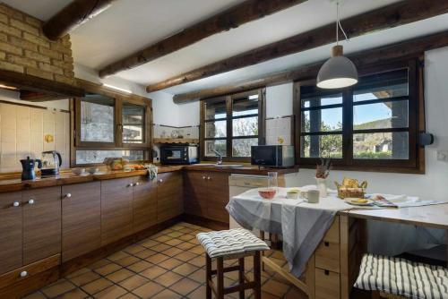 Alojamiento La Atalaya De Araguas — Jaca