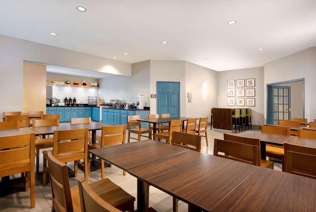 Country Inn & Suites by Radisson Albertville near Outlet Mall - photo 21