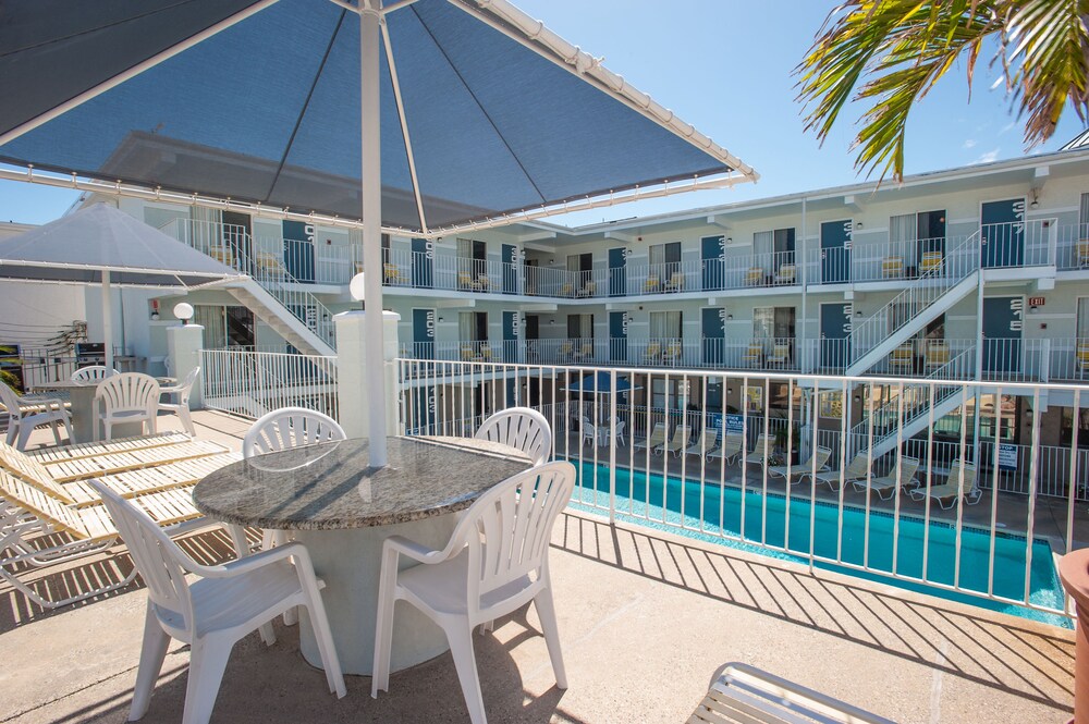 Harbor Light Family Resort - photo 18