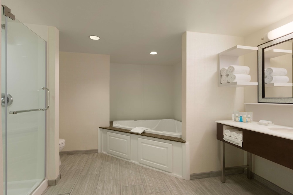 Hampton Inn & Suites Nashville Downtown - photo 53