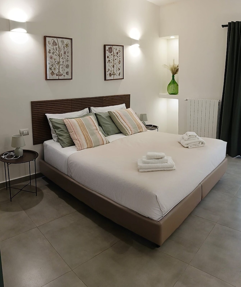 La Puteca — 4-Star Luxury Hotel in Naples, Italy