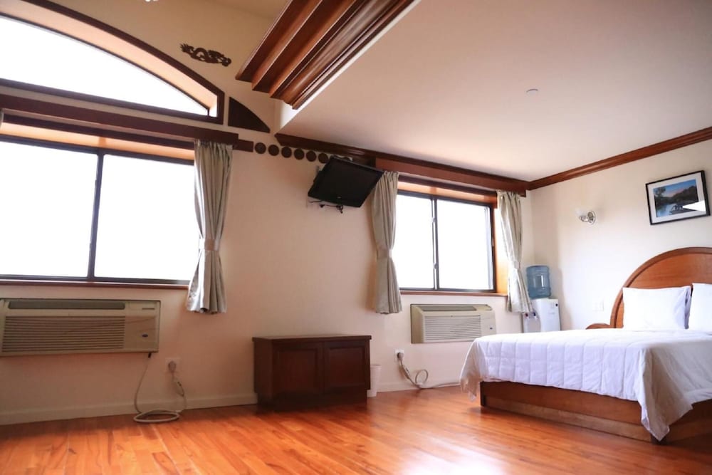 Phoenix Hotel - photo 11