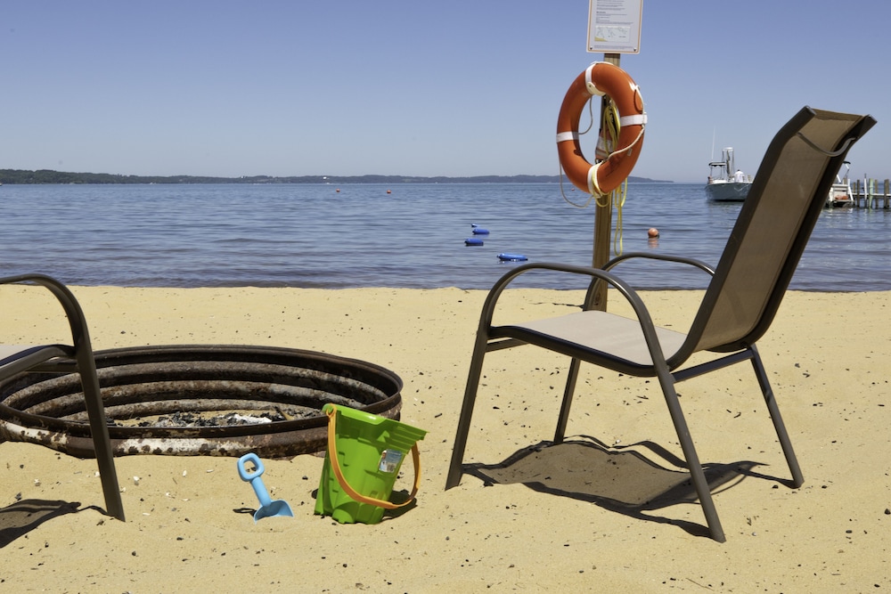 Brio Beach Inn - photo 33