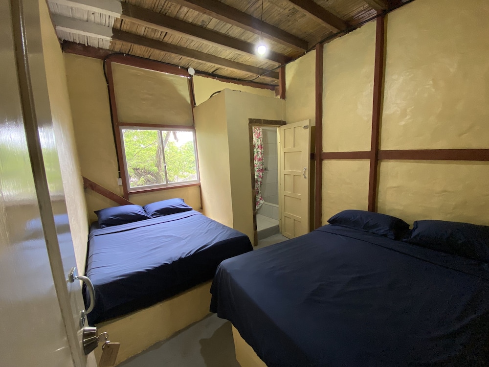 Check Inn - carbon neutral hotel in Unknown City