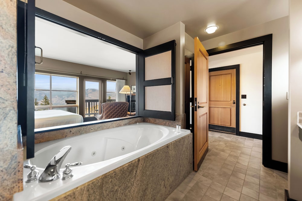 Sun Mountain Lodge - photo 42