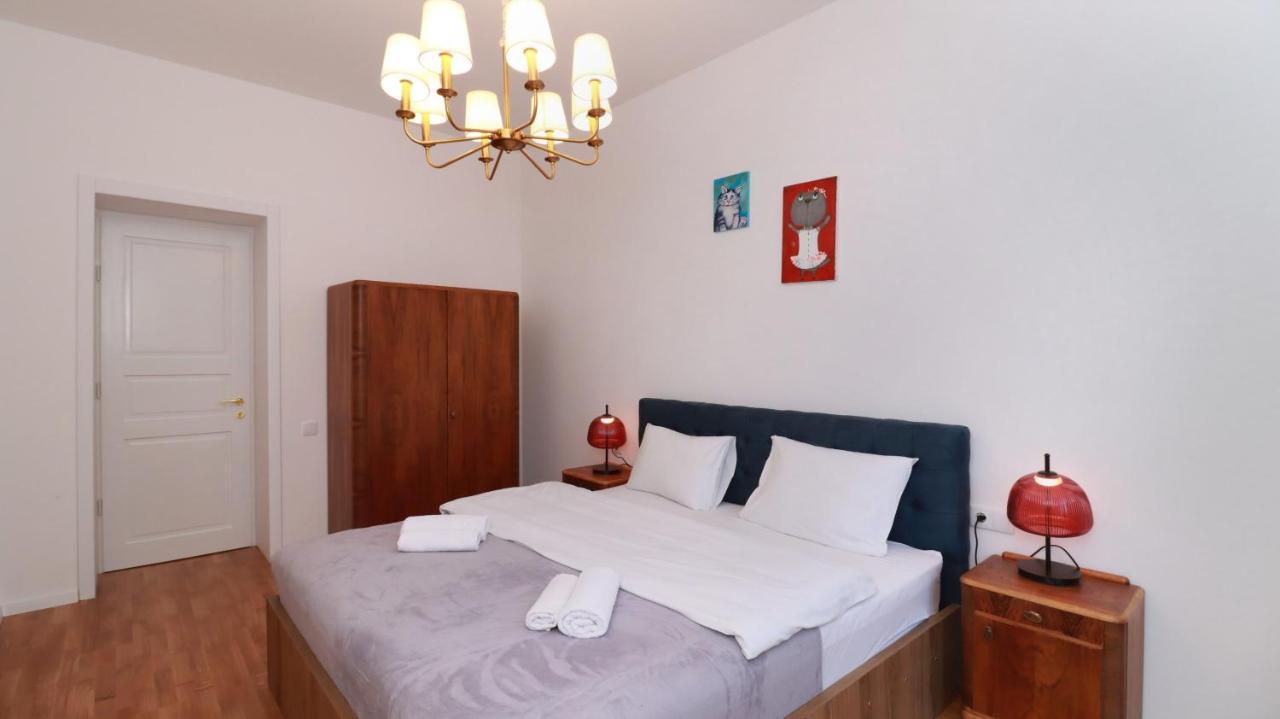 Stylish & Authentic 2BR Retreat in Central Tbilisi Wehost