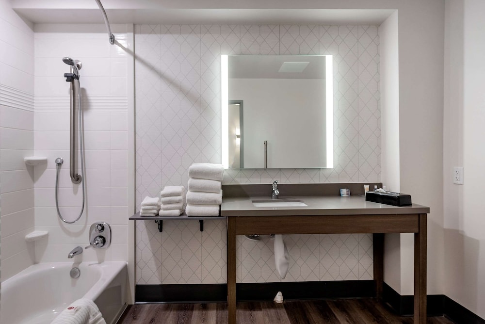 Comfort Suites Colorado Springs East Medical Center Area - photo 8