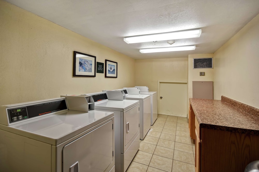 Embassy Suites by Hilton Charleston Historic District - photo 31