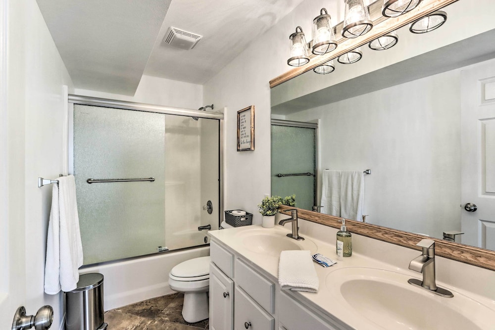 Parkview Bay Condo: Resort Pools & Lake View - photo 17