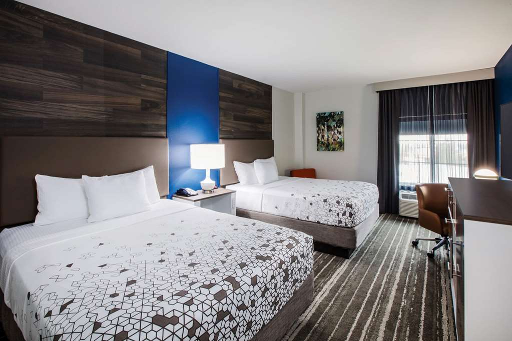 La Quinta Inn & Suites by Wyndham Owasso - photo 19