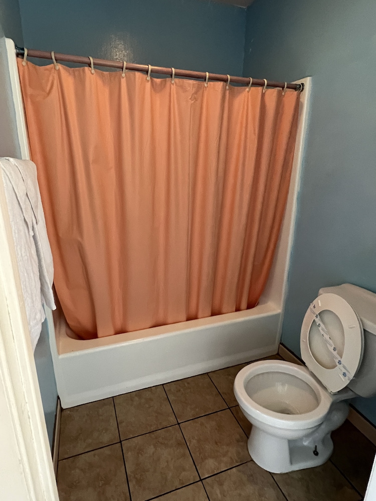 Deluxe Inn LA - photo 5