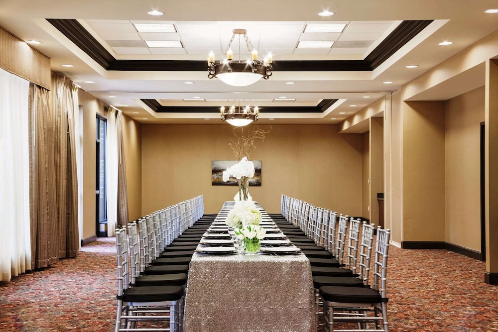 Hilton Garden Inn Denison Sherman At Texoma Event Center - photo 27
