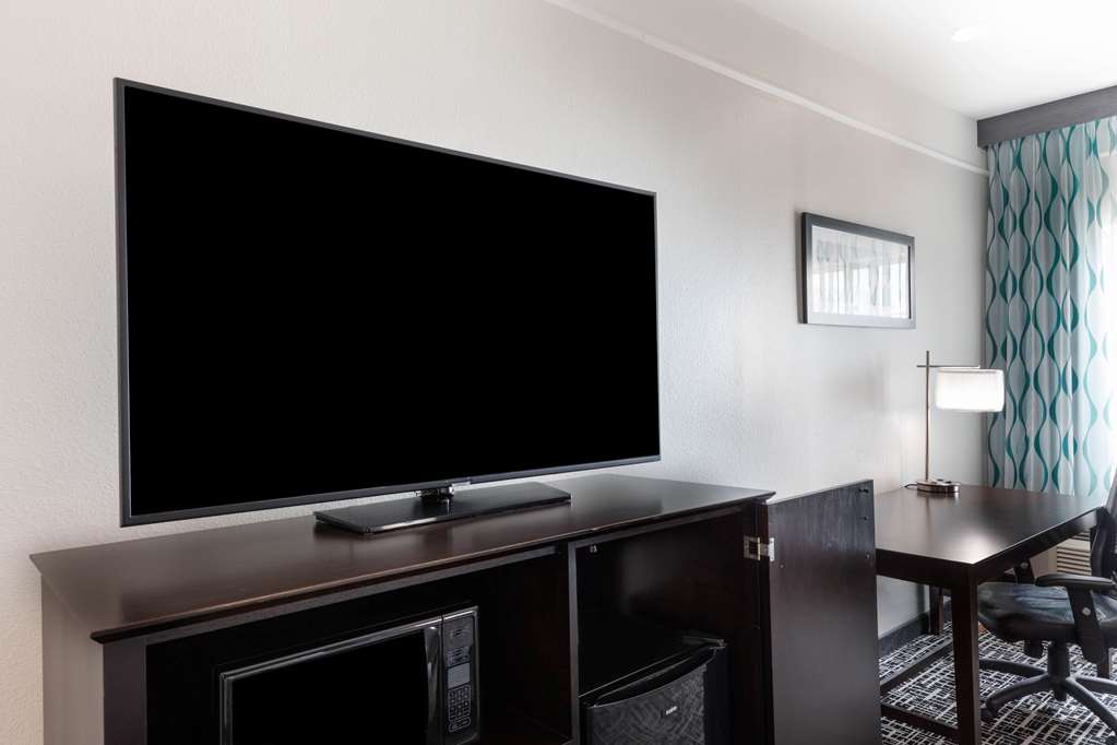 La Quinta Inn & Suites by Wyndham Port Lavaca - photo 25