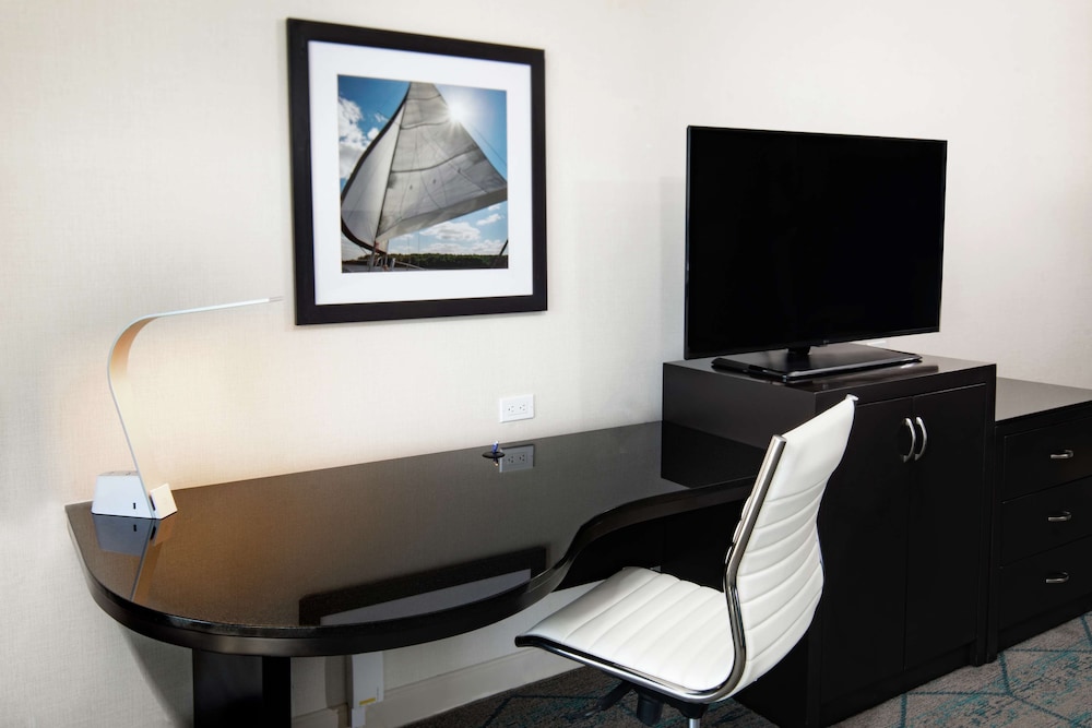 Hilton San Diego Airport Harbor Island - photo 16