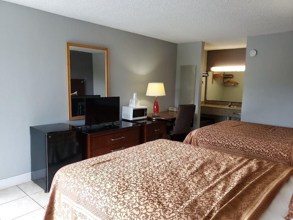 Econo Inn - photo 11