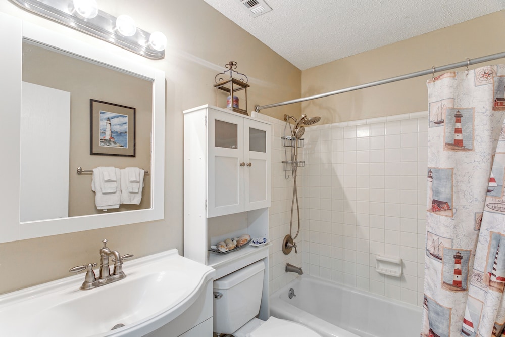 Resort style Condo in St Simons 1 Mi to Pier - photo 8