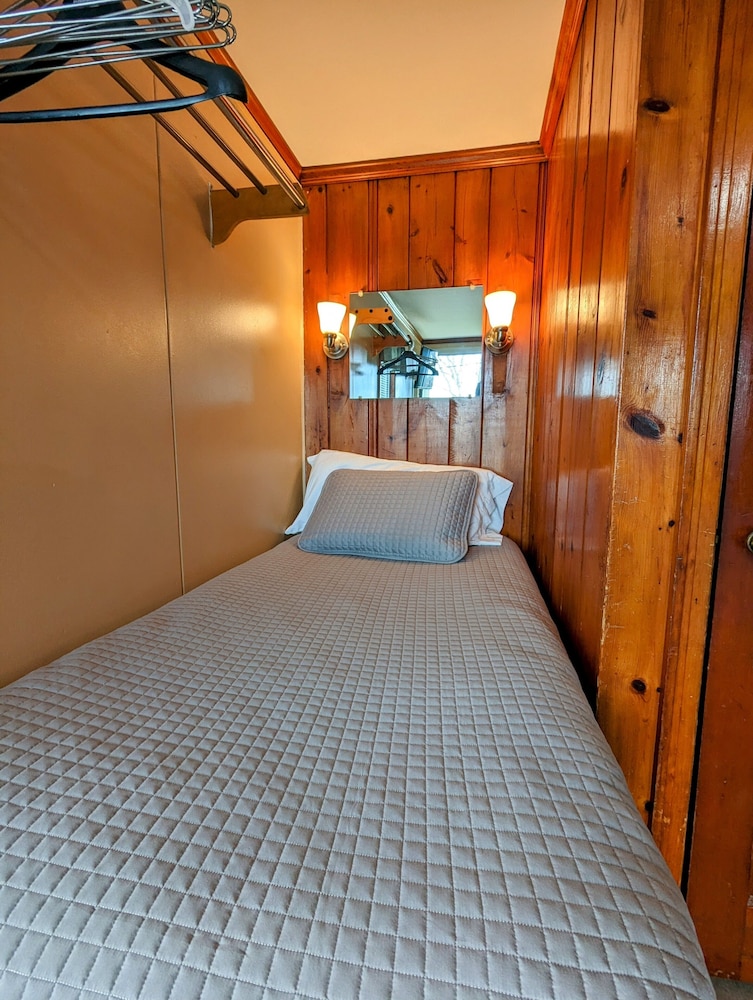 Riverside Motel - photo 67