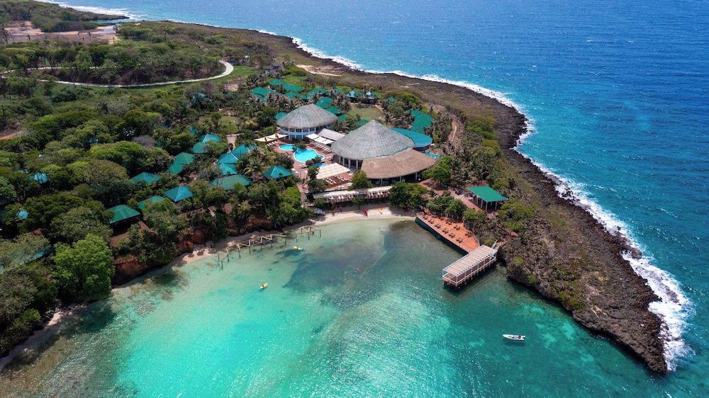 Media Luna Resort & Spa in French Harbor, Honduras