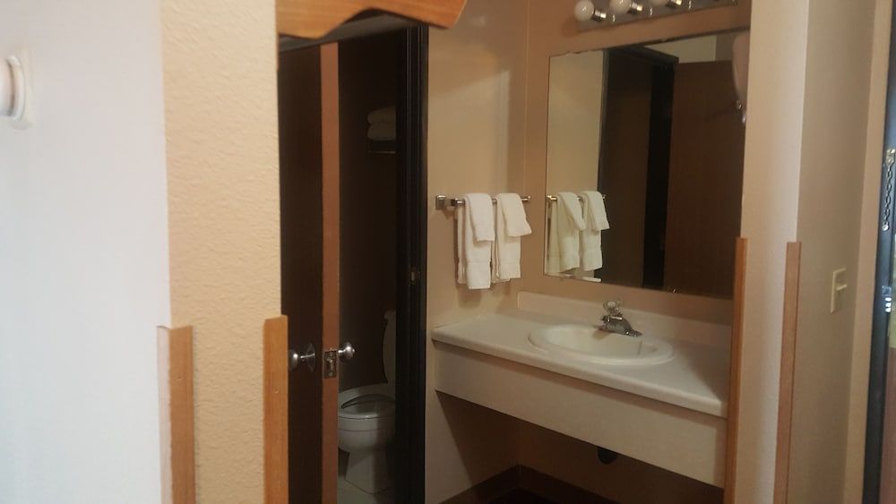 Crookston Inn & Convention Center - photo 26