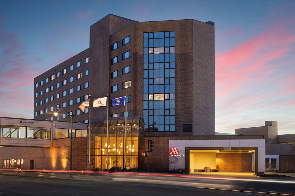 Oshkosh Marriott Waterfront Hotel & Convention Center - photo 35