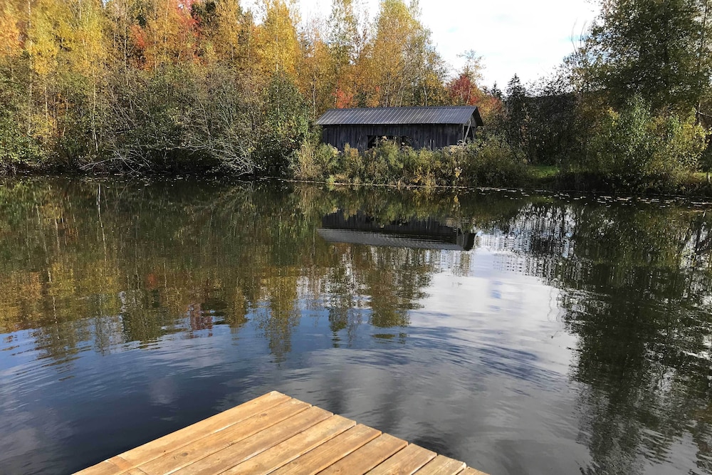 Upscale Montgomery Cabin Near Jay Peak Resort - photo 30