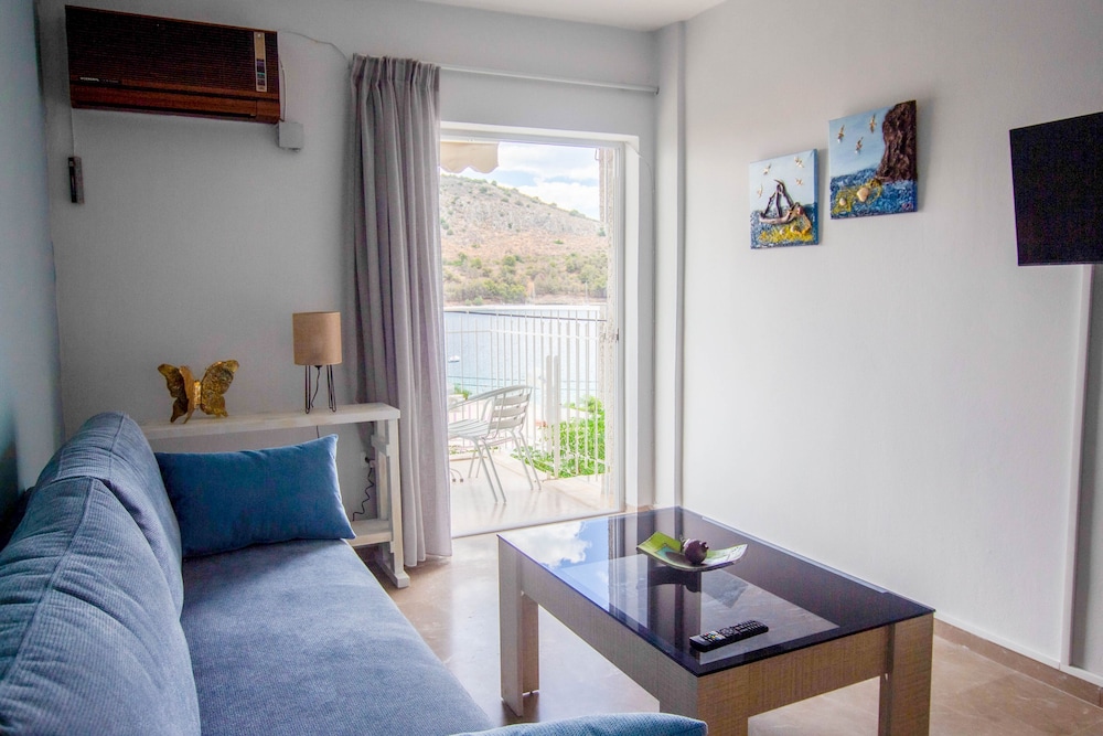 Akrotopi - carbon neutral hotel in Nafplio