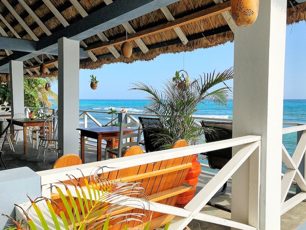 Coterelle Breeze in Marigot, Haiti