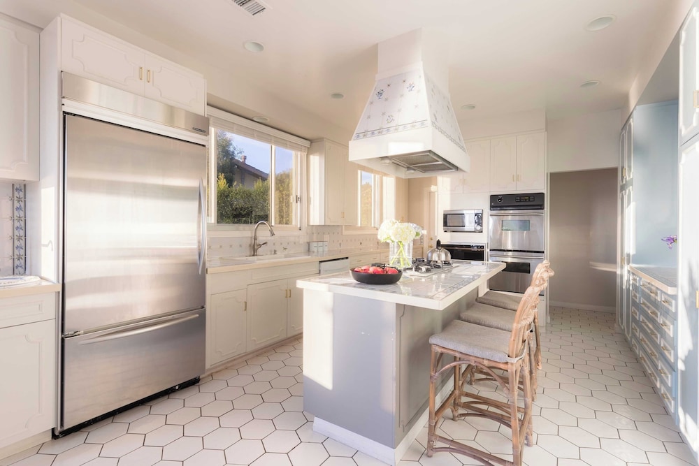Vista by Avantstay Stunning Estate w Views of the Pacific Ocean Pool & Spa - photo 12