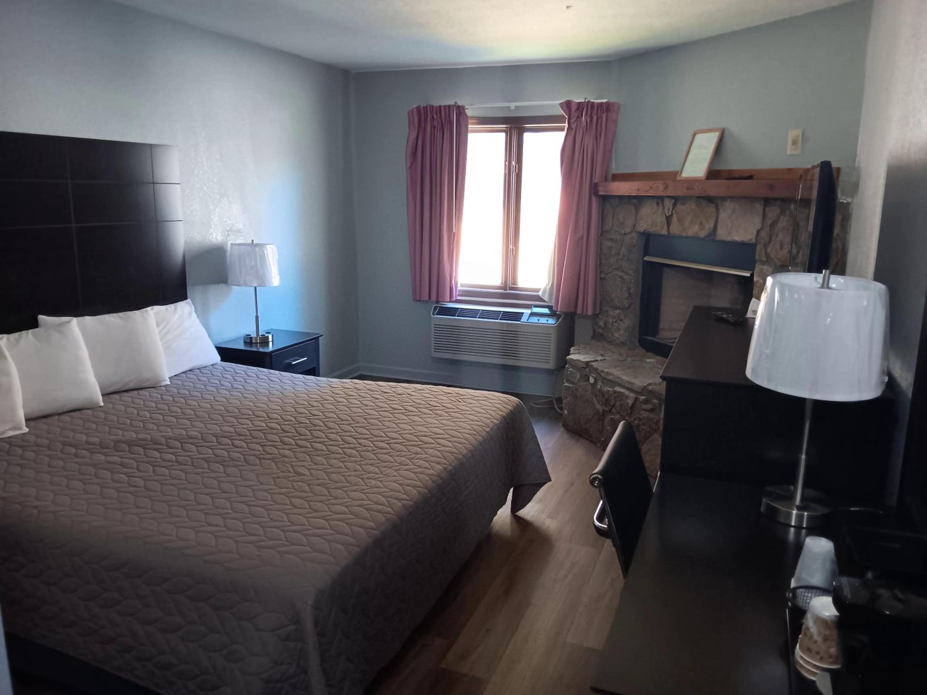 Hofbrau Riverfront Hotel - photo 11