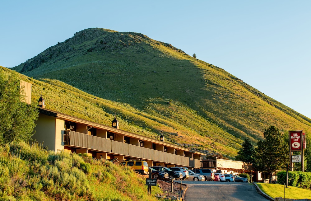Elk Refuge Inn - photo 103