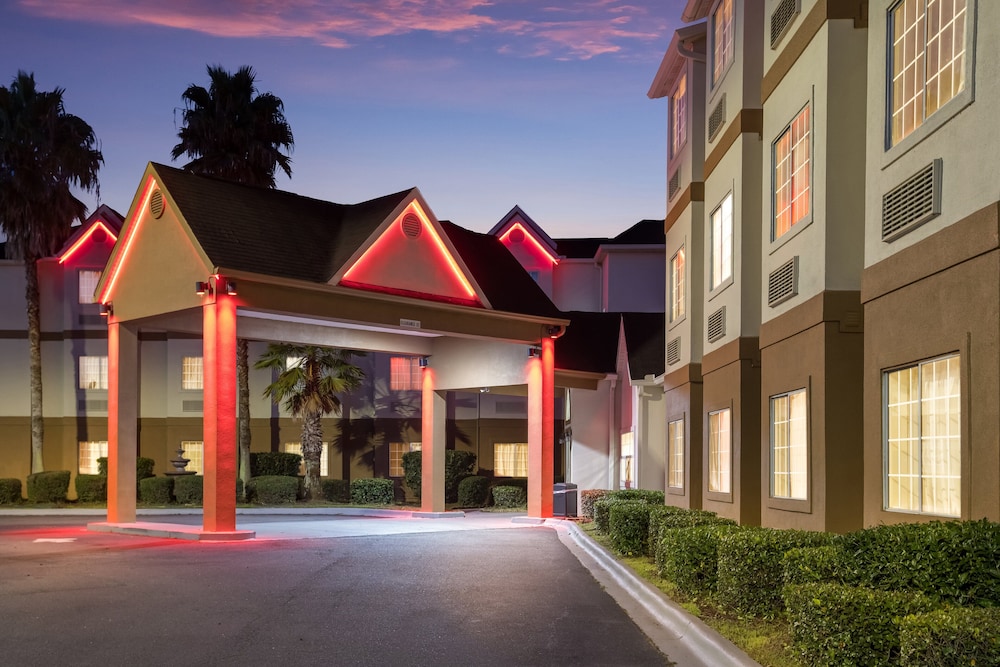 Red Roof Inn PLUS & Suites Savannah I 95 - photo 36
