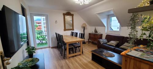 Casamoro Albigny : Detente a 2 Pas du Lac D'annecy — hotel in Annecy-Le-Vieux